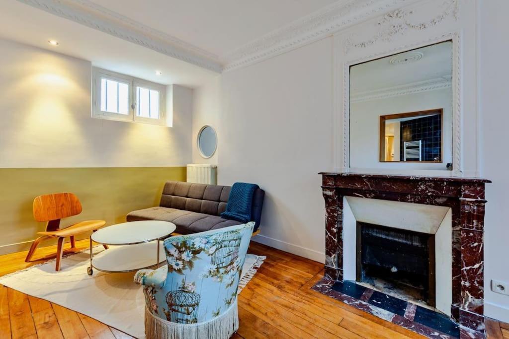 Charmant Appartement Au Coeur De Parijs Buitenkant foto