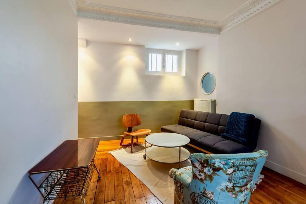 Charmant Appartement Au Coeur De Parijs Buitenkant foto